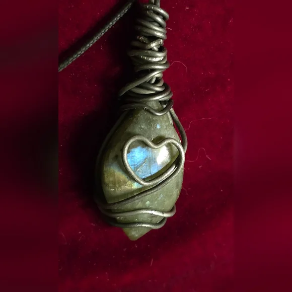 Wire Wrapped Stone Labradorite Pendant Necklace - Picture 6 of 10